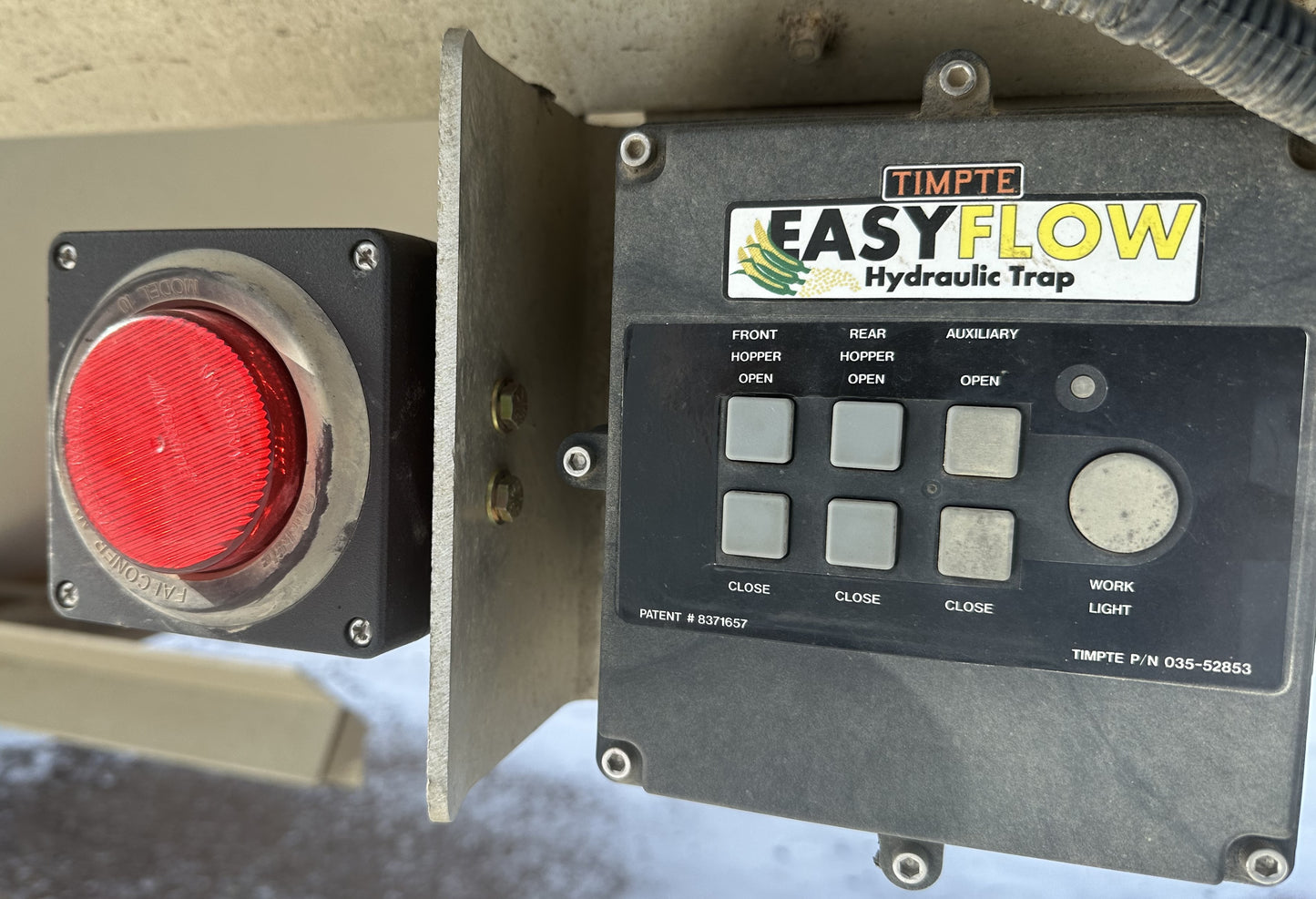 Clear Visibility: Timpte Trailer Hydraulic Hopper Light Indicator