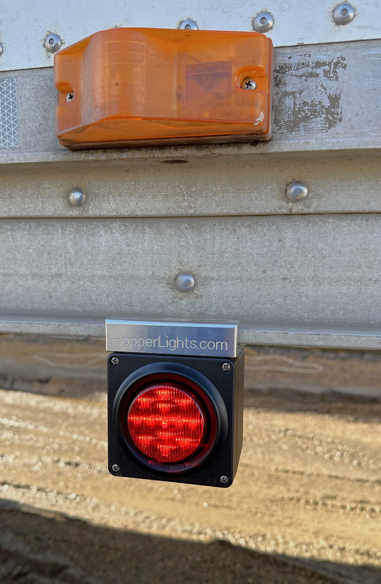 Upgrade Your Wilson Rack & Pinion Trailer with a Hopper Light